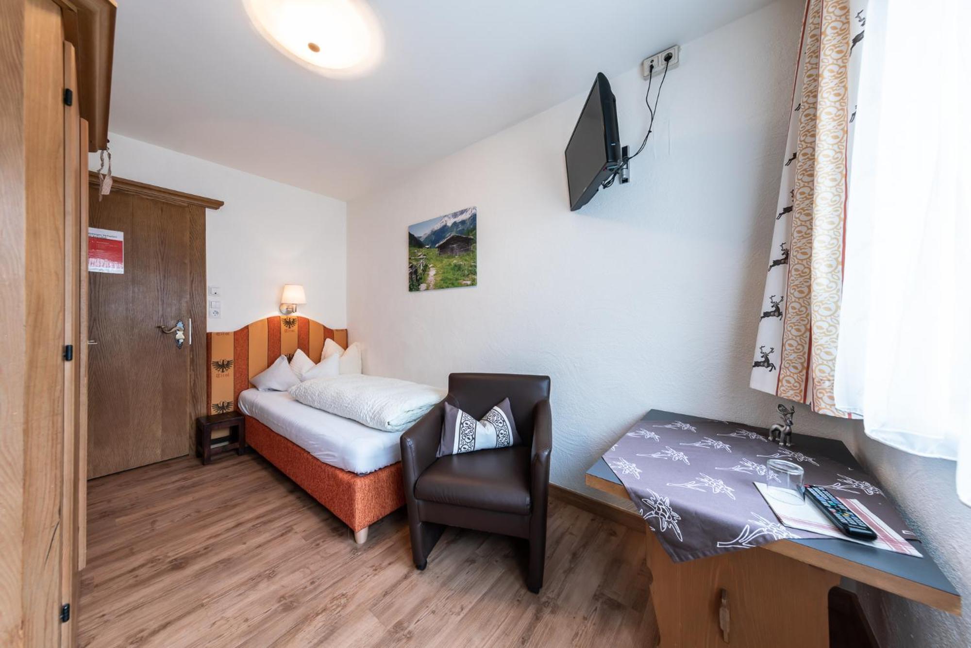 Pension St.Lukas Пфундс Екстериор снимка